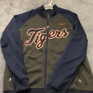 NWOT Men’s large, Detroit tigers zip up